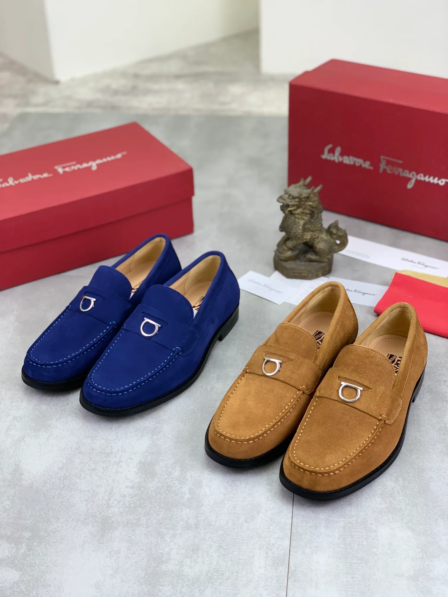 Men's Men's Shoes 💰P460💰[New Style] Water-dyed Niuli 🆘[Salvatore Ferragamo] Ferragamo's latest casual business leather shoes for men! Available at counters simultaneously! The fabric is made of specially imported original calfskin, the lining is made of imported water-dyed cowhide, and the original combination outsole is absolutely luxurious and leads the fashion trend. Matching code: 38-45; black or blue optional